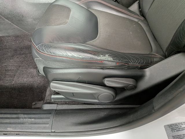 Used 2017 Jeep Cherokee Trailhawk w/ Cold Weather Group image 16