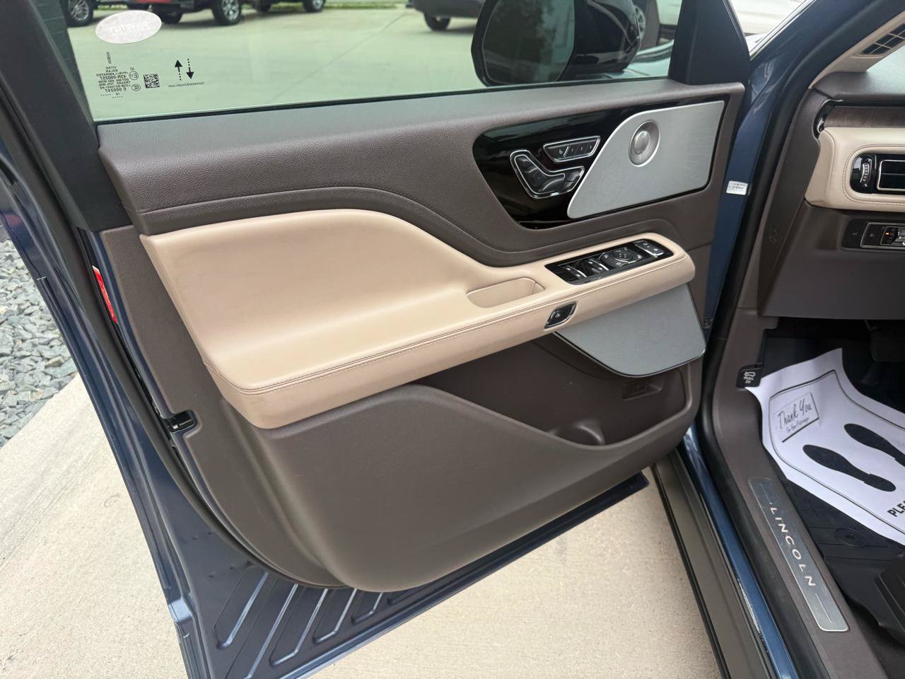Used 2020 Lincoln Aviator Reserve w/ Equipment Group 202A AWD/4WD image 13