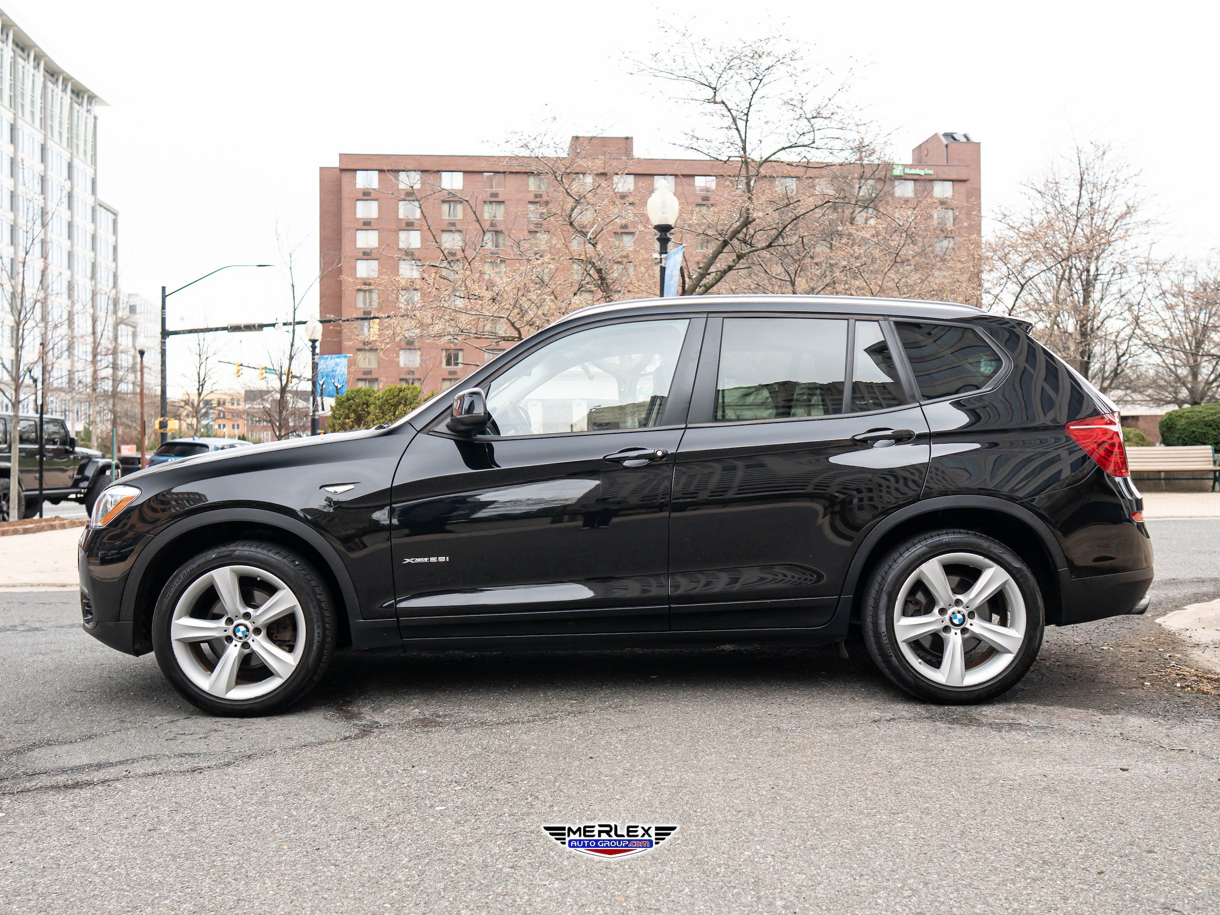 Used 2017 BMW X3 xDrive28i AWD/4WD image 4