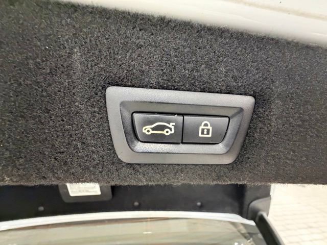 Used 2020 BMW 740i w/ Premium Package RWD image 28