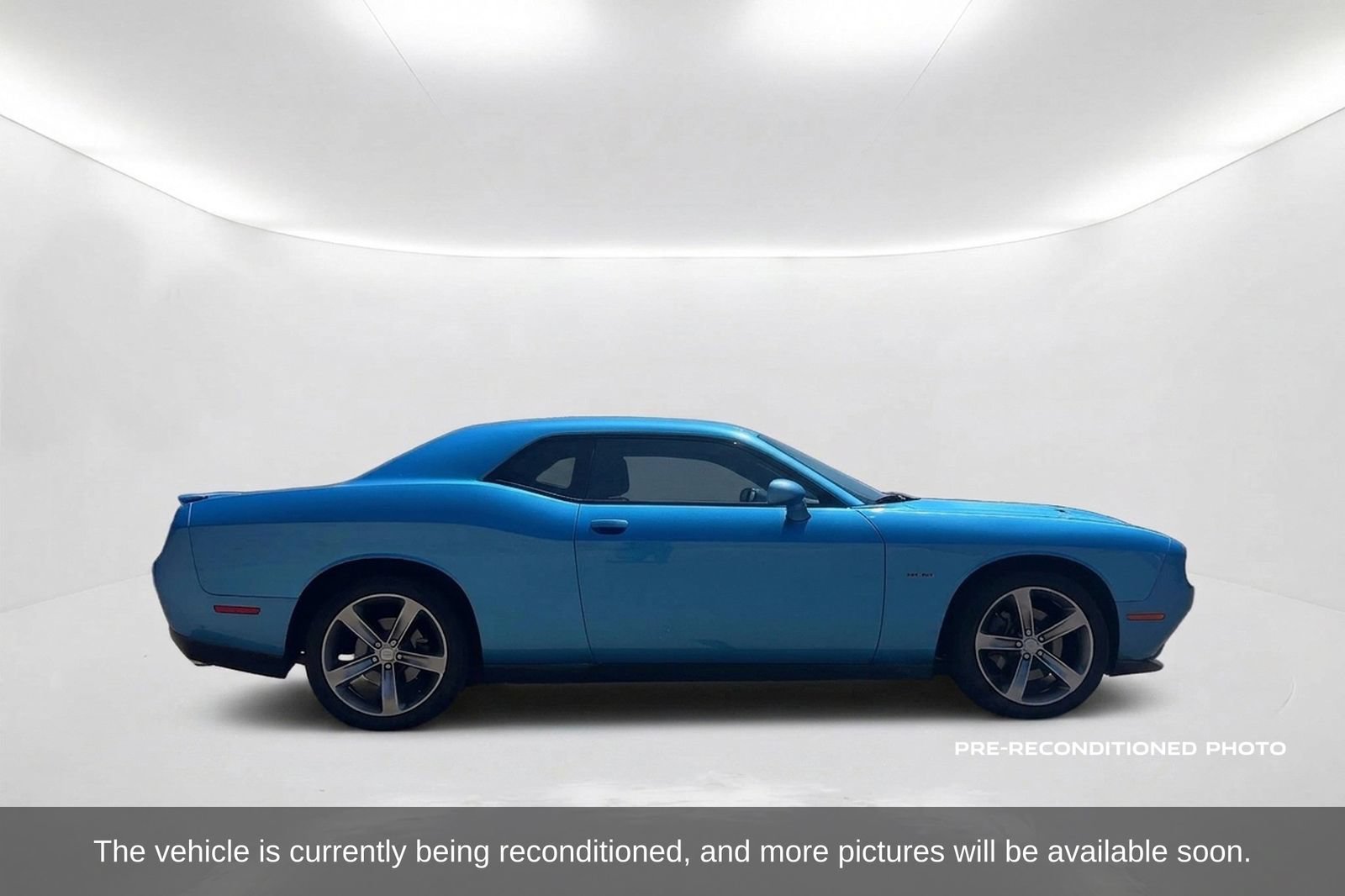 Used 2015 Dodge Challenger R/T w/ Quick Order Package 28B R/T RWD image 4