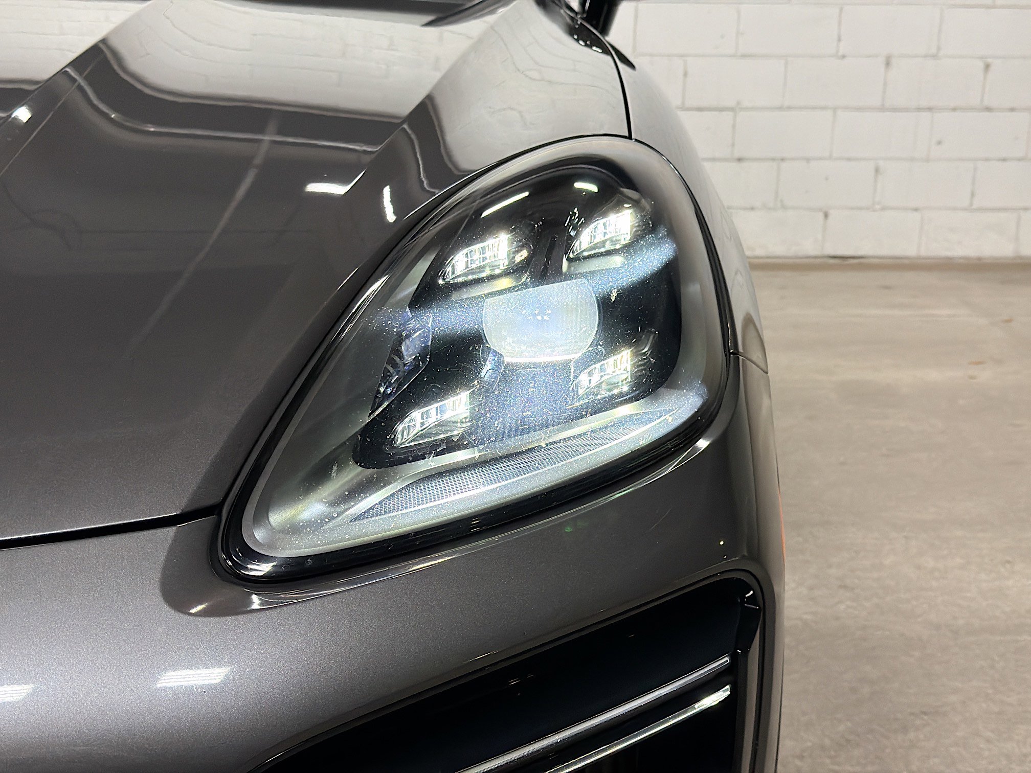 Certified 2023 Porsche Cayenne Turbo S AWD/4WD image 10