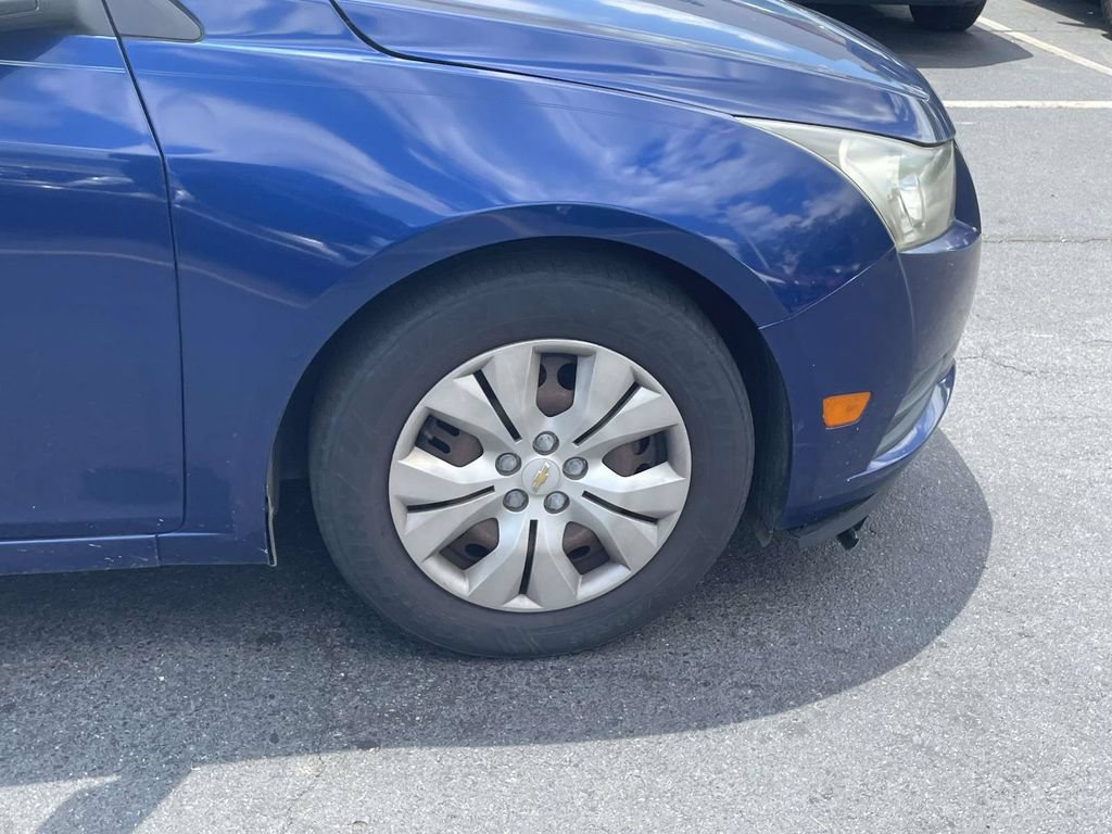 Used 2012 Chevrolet Cruze LS w/ Connectivity Package FWD image 10