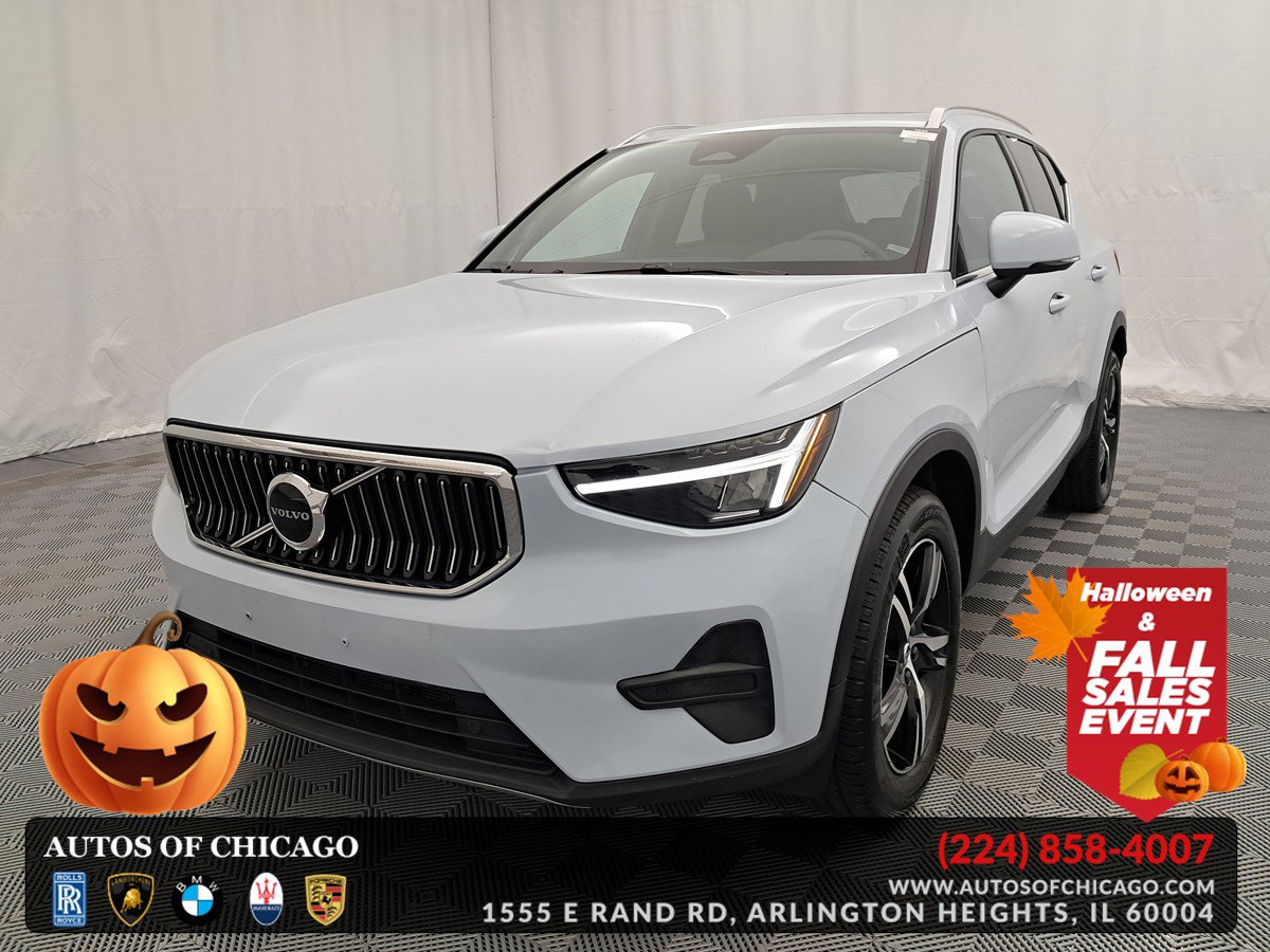 Used 2024 Volvo XC40 B5 Core image 1