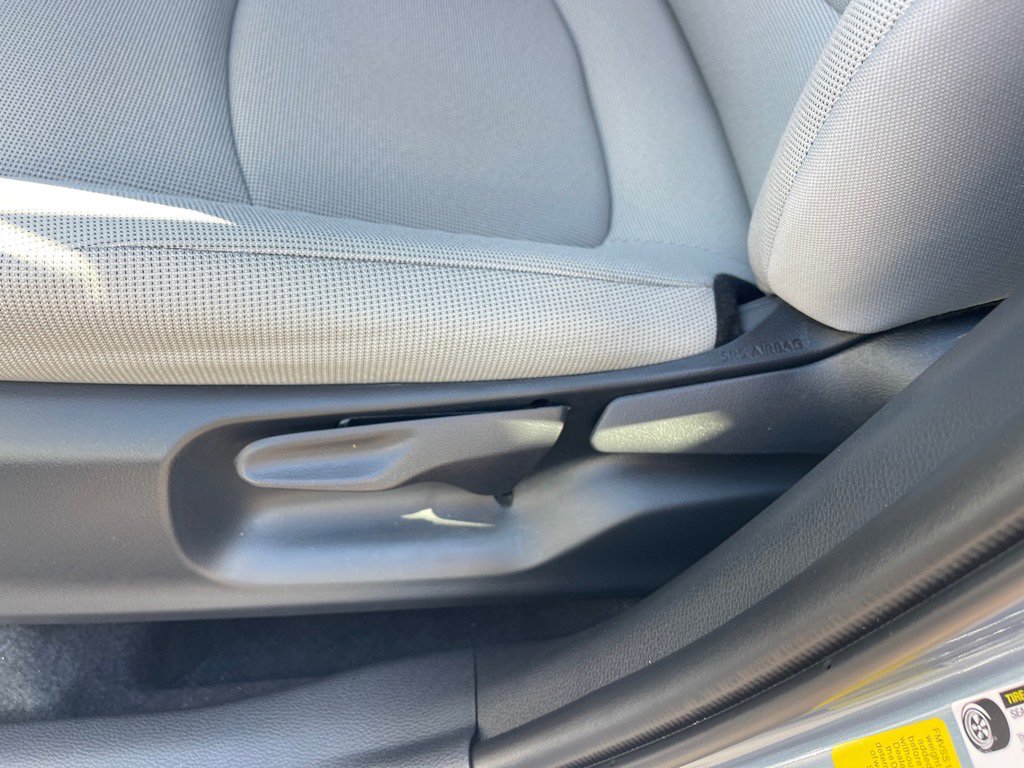 Used 2026 Toyota Corolla Cross L image 9