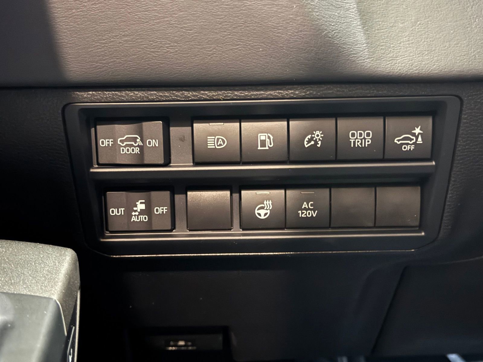 New 2026 Toyota Sequoia Platinum AWD/4WD image 32