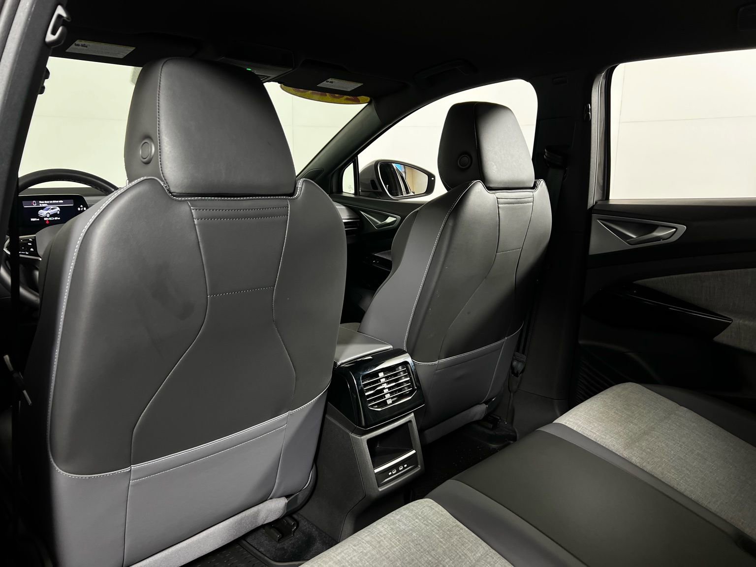 Used 2025 Volkswagen ID.4 Pro image 19