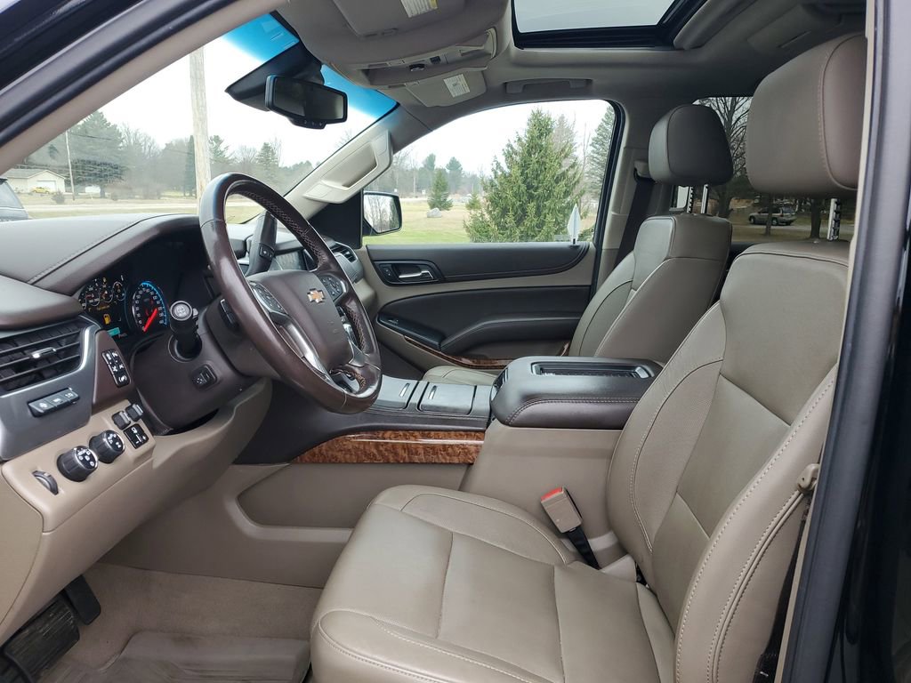 Used 2019 Chevrolet Suburban Premier image 8