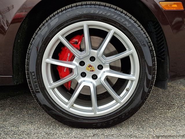 Certified 2017 Porsche Macan Turbo image 12