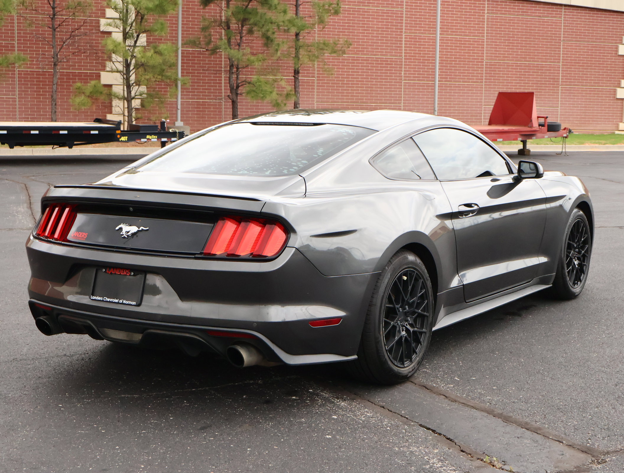 Used 2017 Ford Mustang Coupe image 23