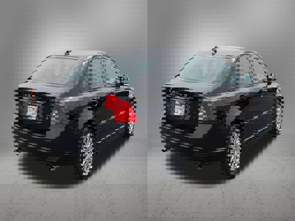 Used 2011 Volvo S40 T5 w/ Preferred Pkg FWD image 6