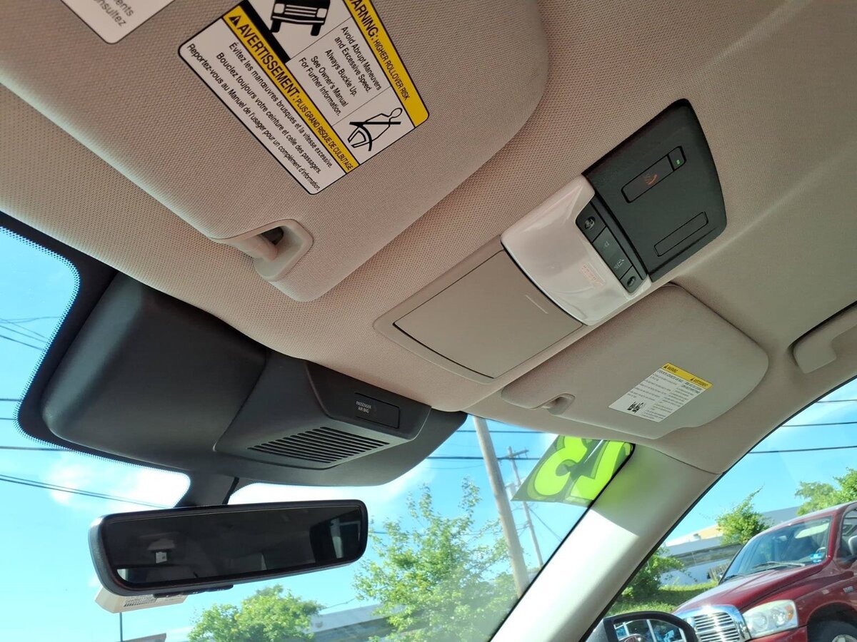 Used 2023 Nissan Pathfinder SL w/ Lighting Package (N92) AWD/4WD image 26