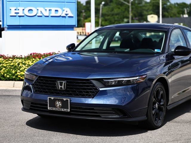Certified 2025 Honda Accord SE image 2