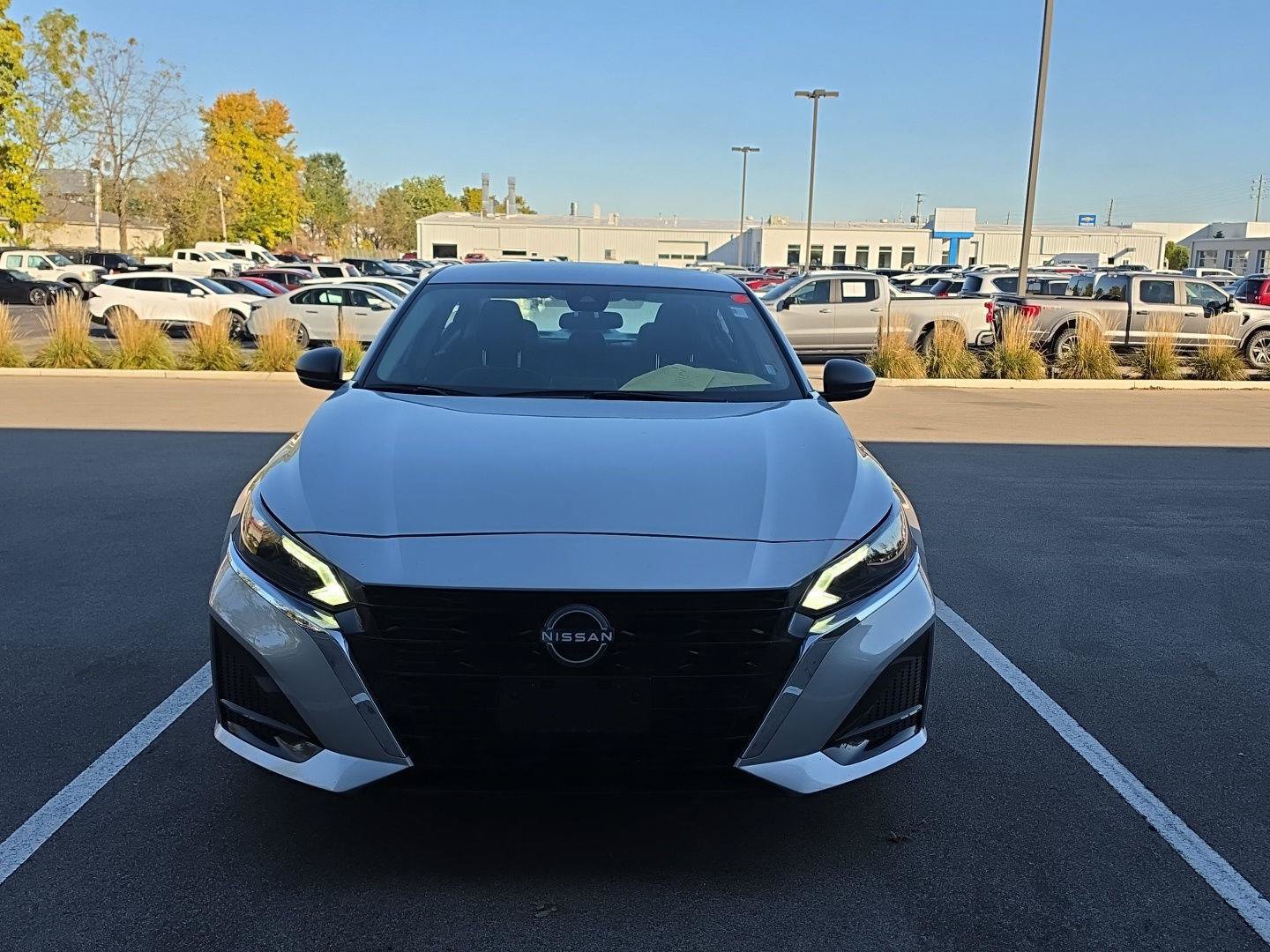 Used 2025 Nissan Altima 2.5 SV FWD image 8