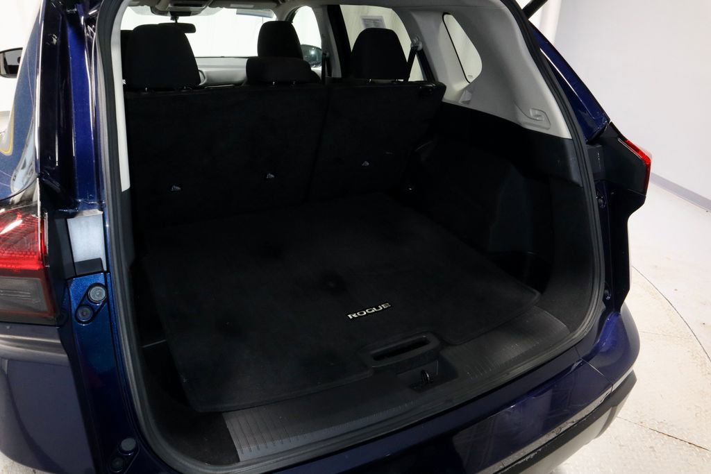 Certified 2025 Nissan Rogue SV FWD image 12