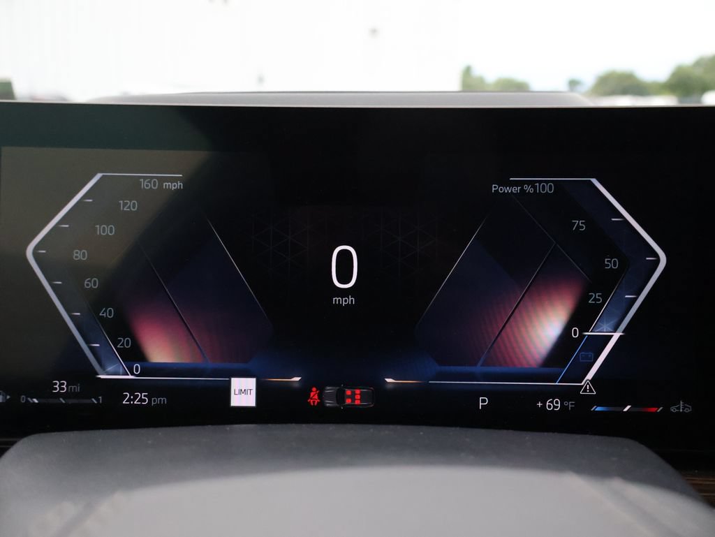 Used 2025 BMW X7 xDrive40i AWD/4WD image 31