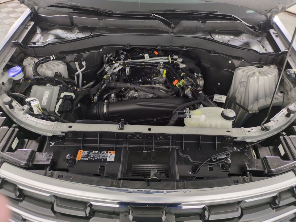 Used 2025 Ford Explorer Active w/ Active Comfort Package AWD/4WD image 25