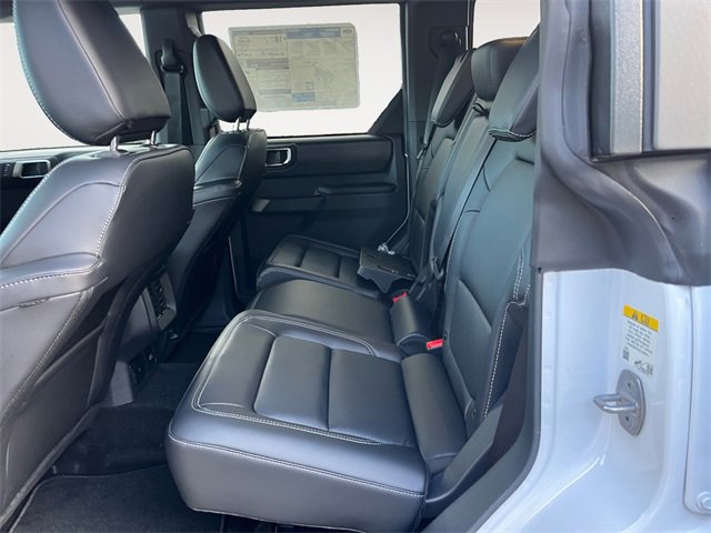 New 2025 Ford Bronco Outer Banks w/ Sasquatch Package image 13