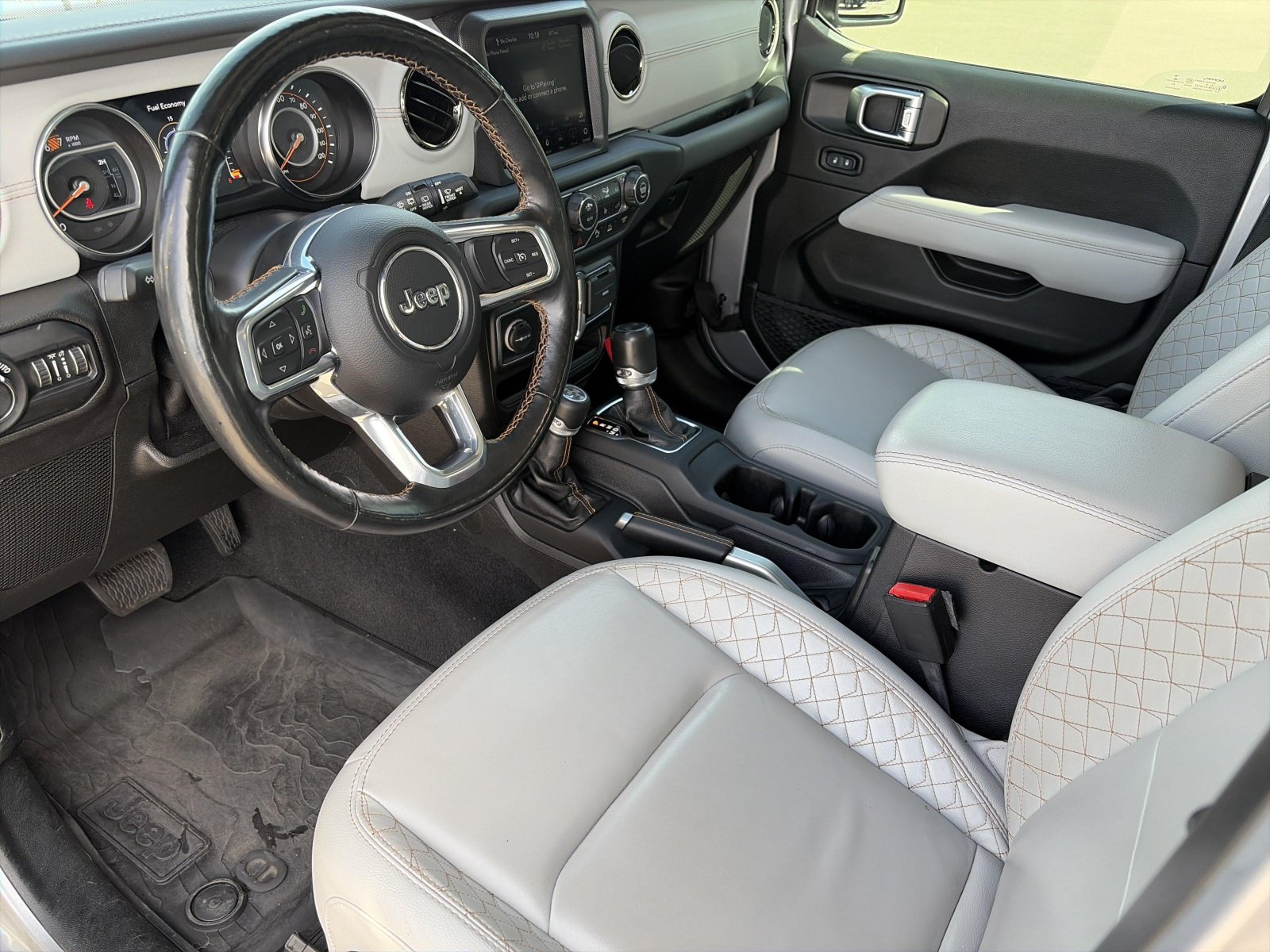 Used 2021 Jeep Wrangler Unlimited Sahara AWD/4WD image 23