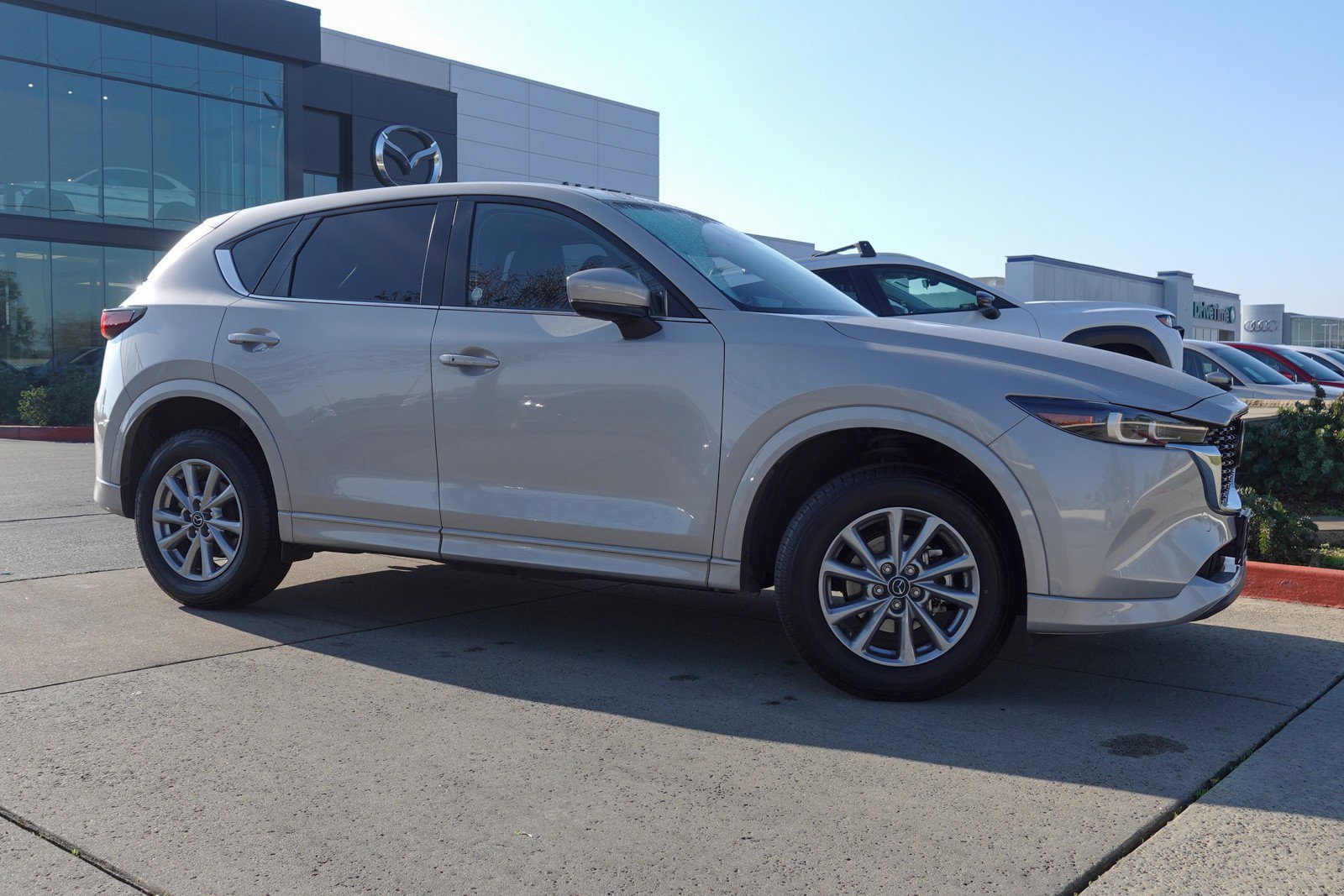 Certified 2025 MAZDA CX-5 AWD 2.5 S w/ Preferred Package image 4