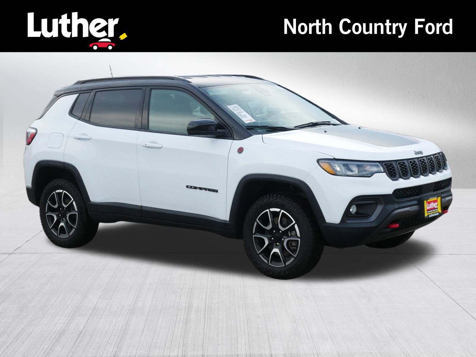Used 2024 Jeep Compass Trailhawk image 1