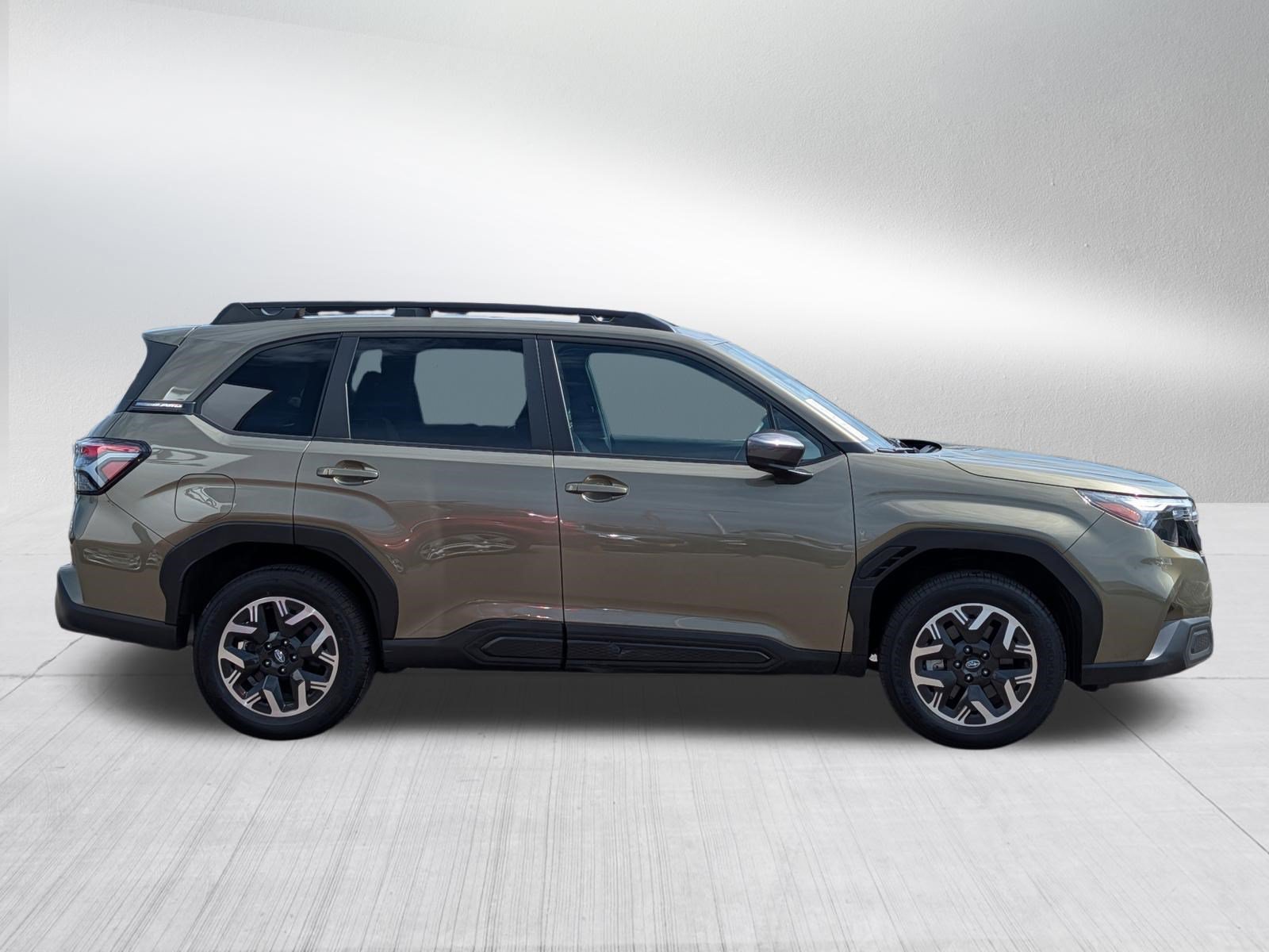 Used 2025 Subaru Forester Premium AWD/4WD image 8