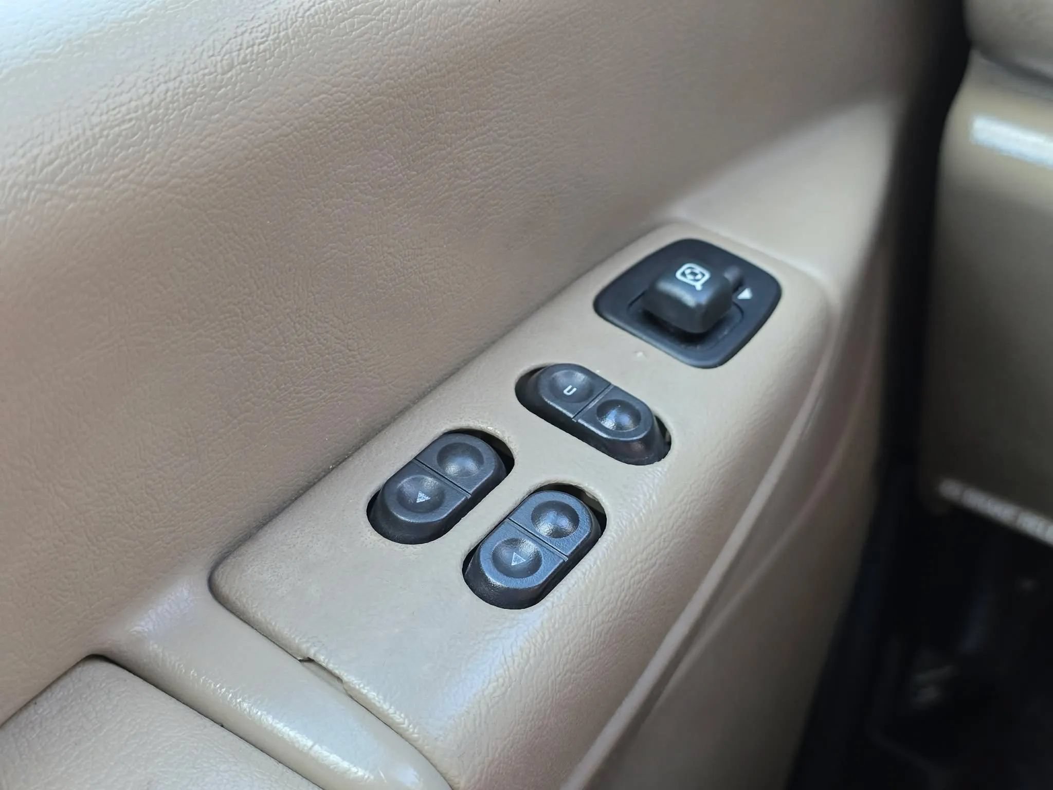 Used 2003 Ford E-150 and Econoline 150 RWD image 22