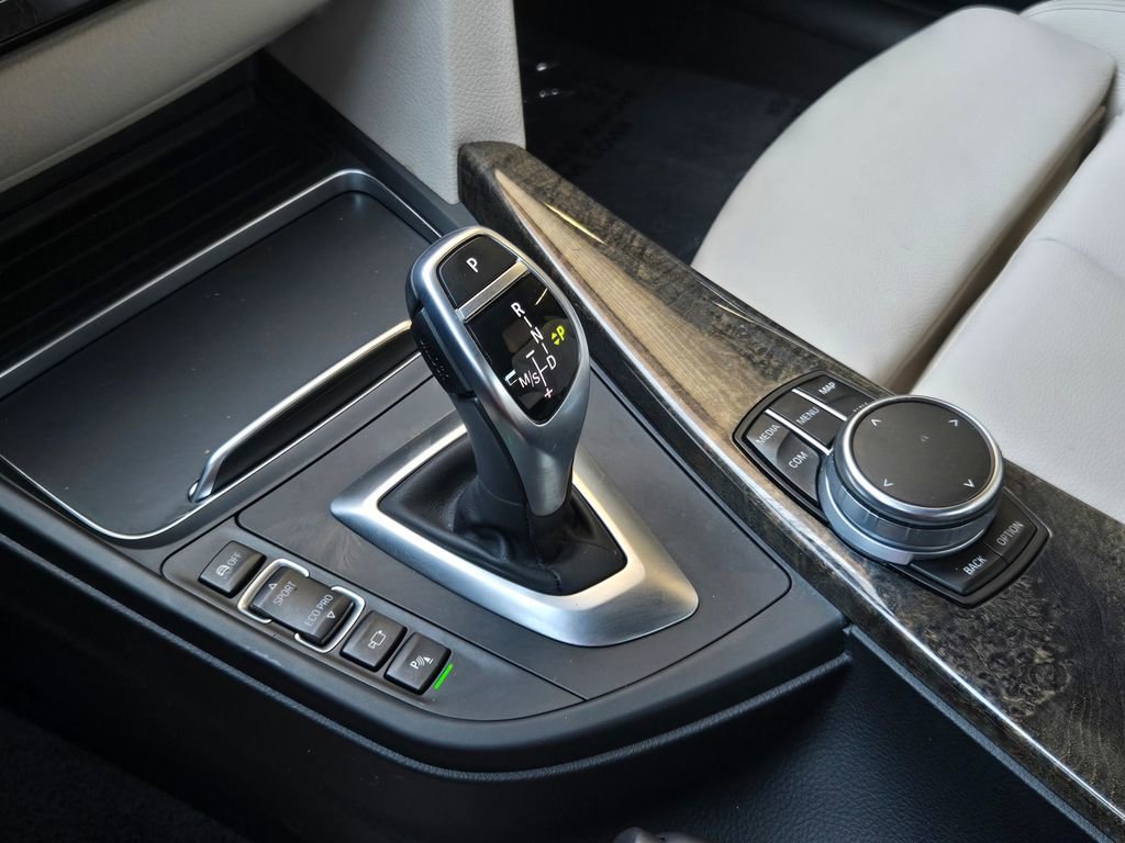 Used 2017 BMW 330i Sedan image 19