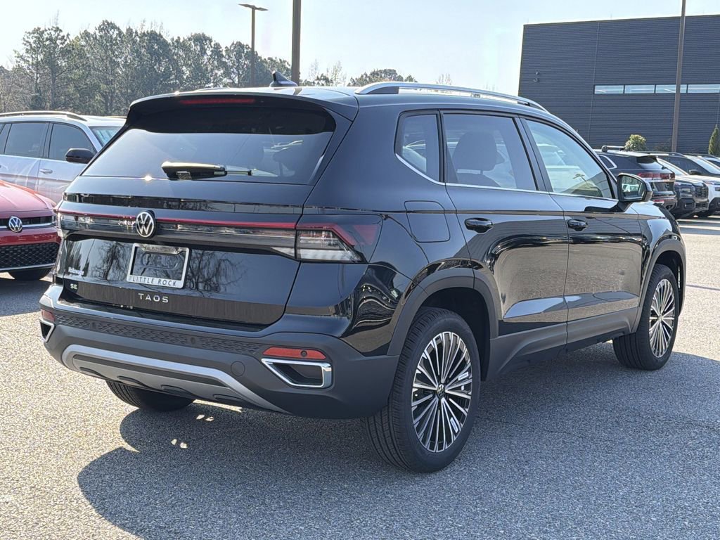 New 2026 Volkswagen Taos SE image 5