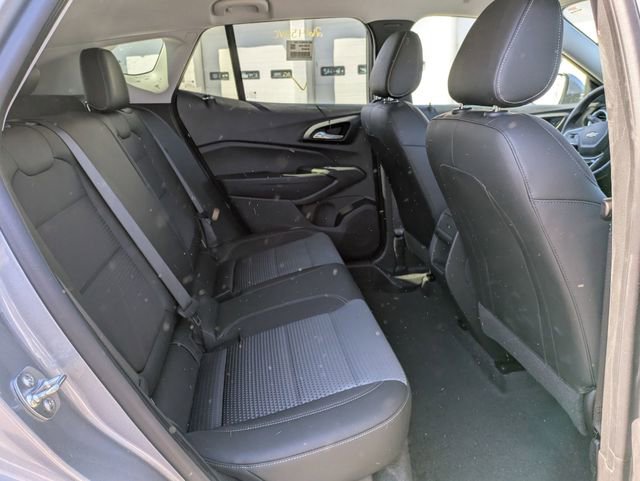 Used 2025 Chevrolet Trax LT w/ LT Convenience Package FWD image 33