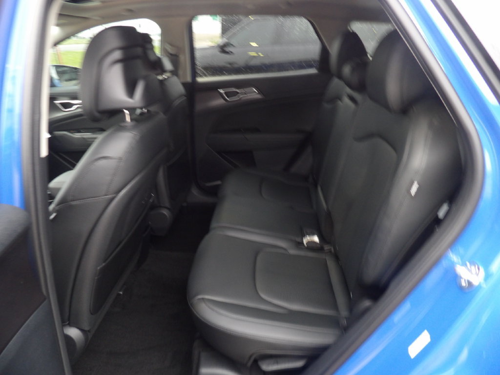 New 2026 Kia Sportage EX w/ EX Panorama Roof Package FWD image 25