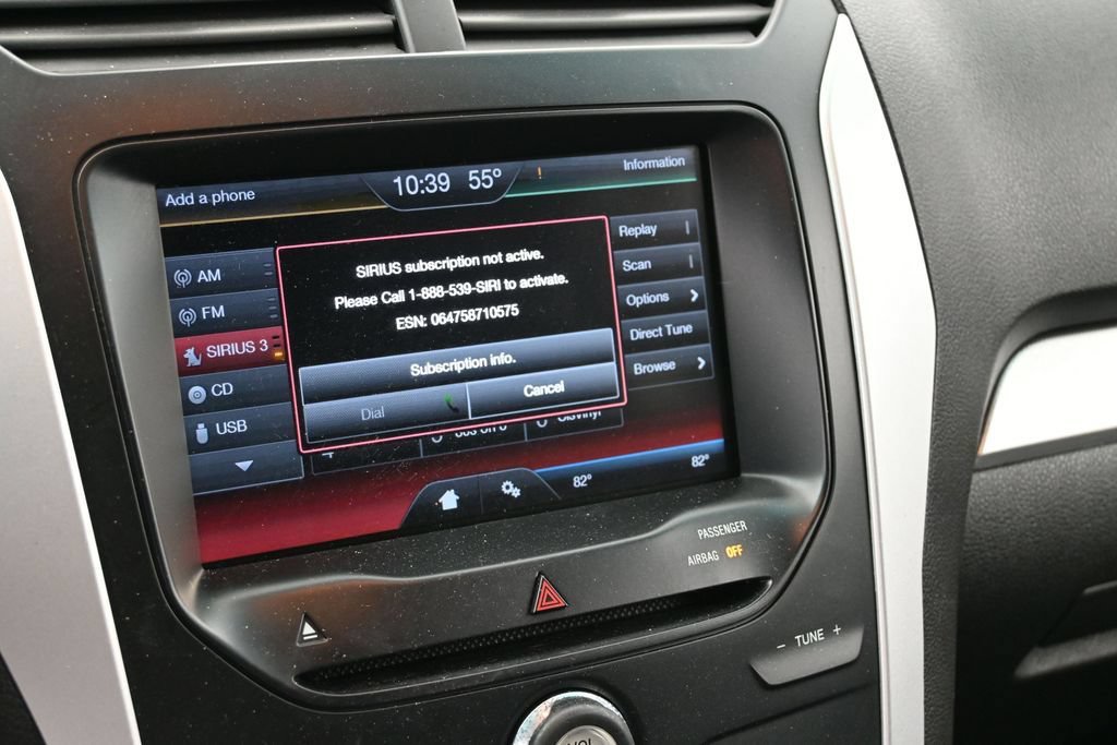 Used 2015 Ford Explorer XLT w/ Equipment Group 201B FWD image 26