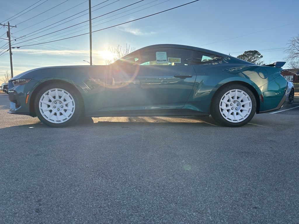 New 2026 Ford Mustang GT Premium w/ GT Performance Package RWD image 4