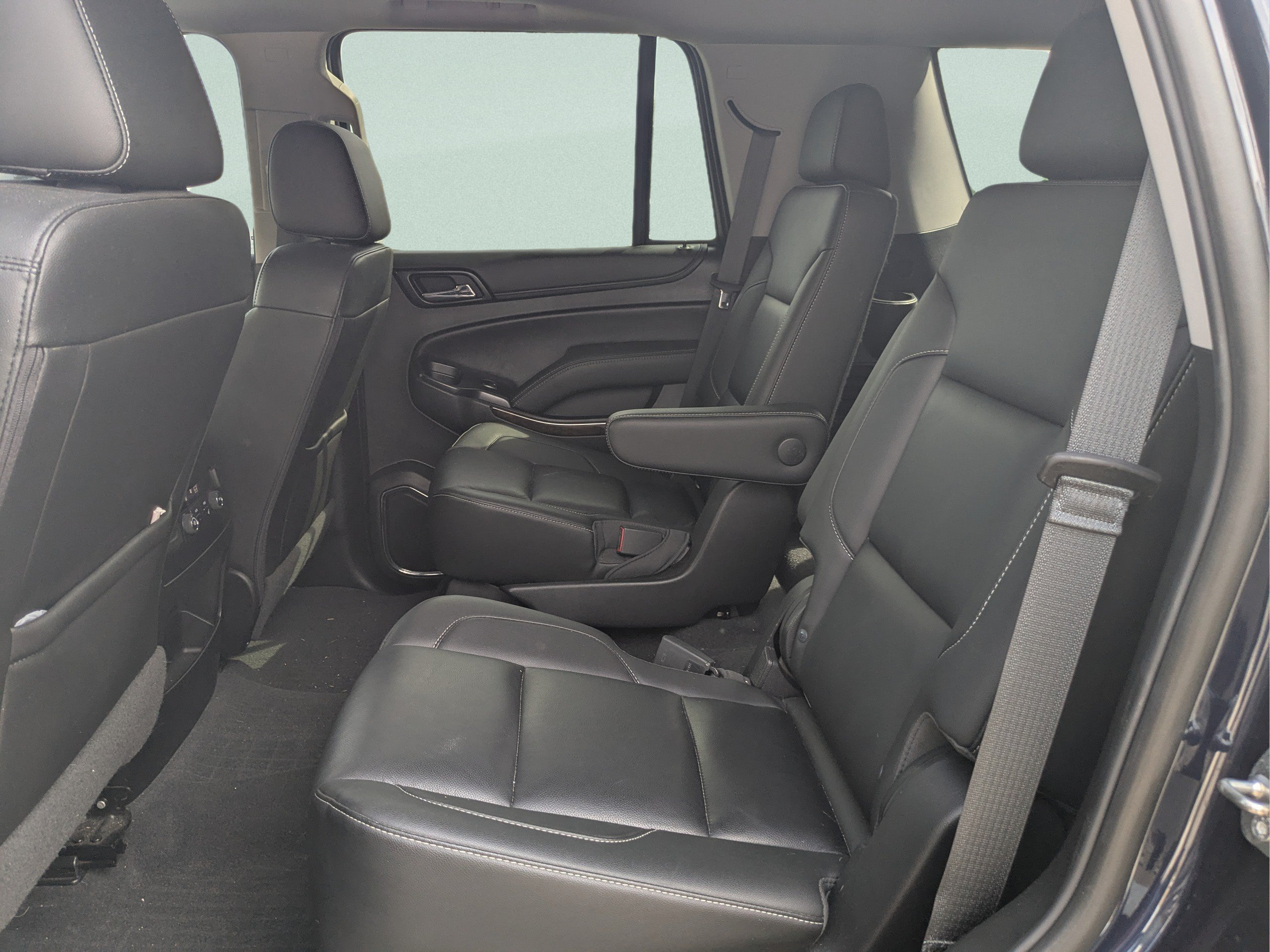 Used 2019 Chevrolet Tahoe LT w/ Luxury Package AWD/4WD image 8