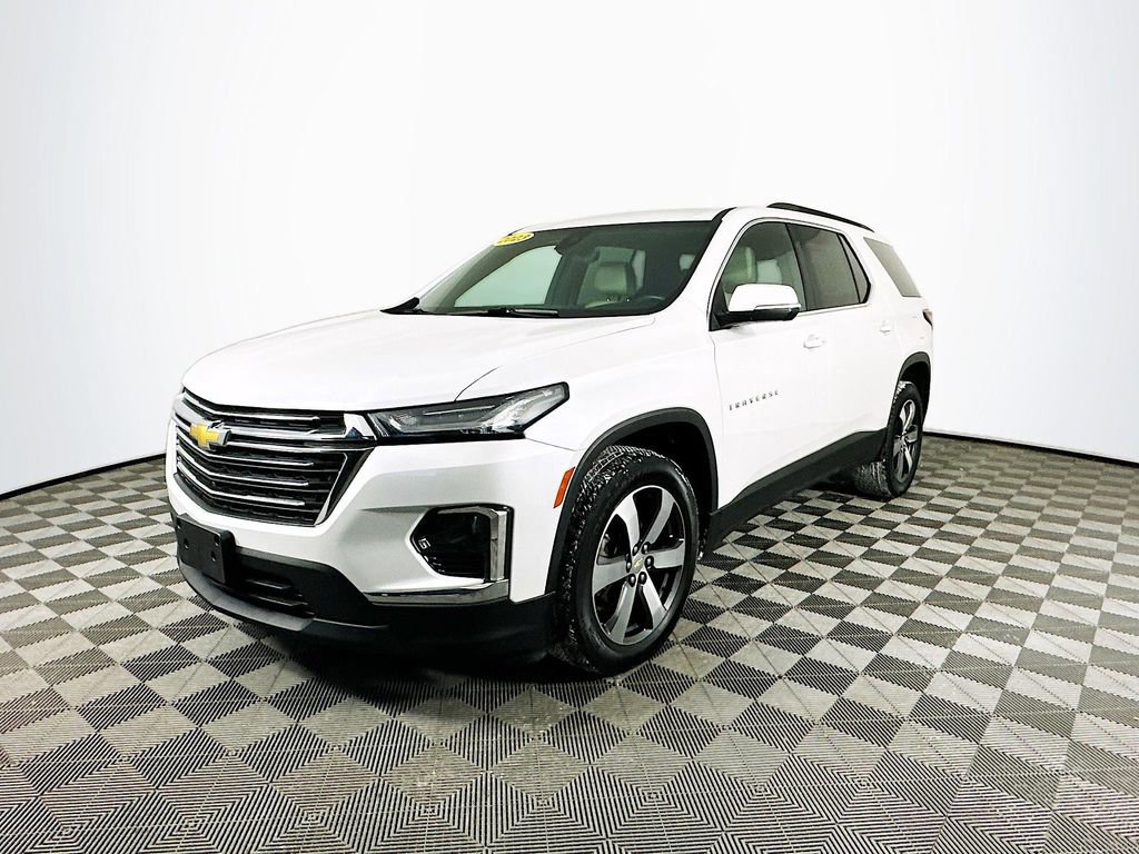 Used 2023 Chevrolet Traverse LT w/ LT Premium Package image 5