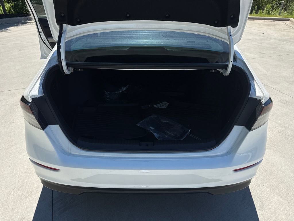 Certified 2025 Honda Accord SE image 32