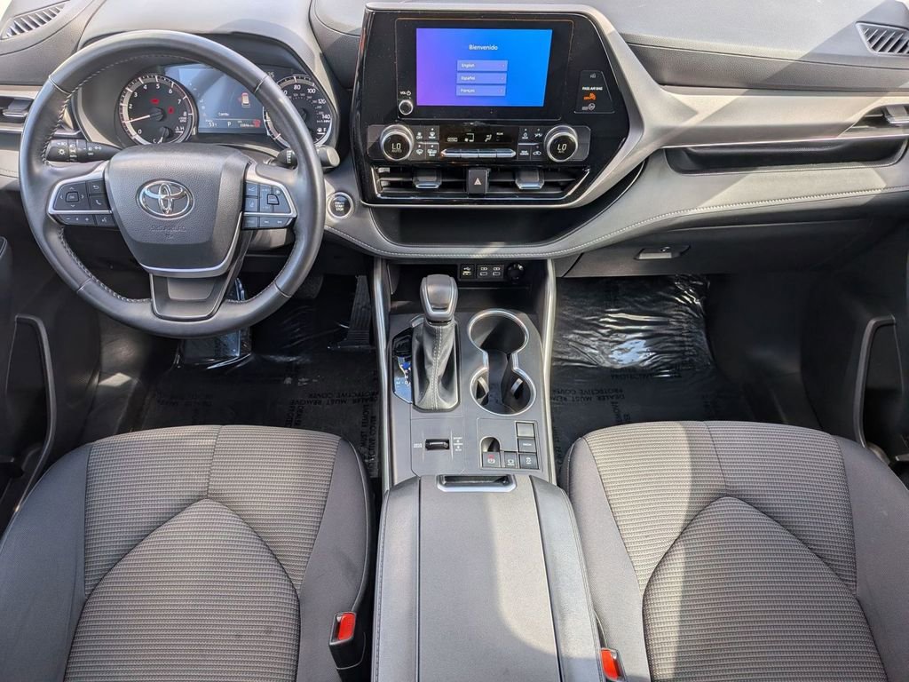 Used 2025 Toyota Highlander LE image 26