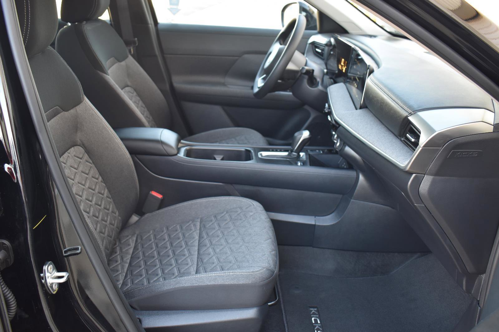 Certified 2025 Nissan Kicks SV image 41