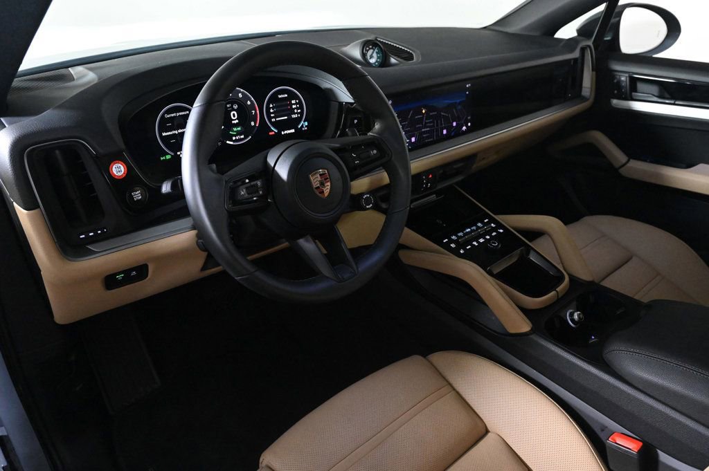Certified 2026 Porsche Cayenne E-Hybrid Coupe image 4
