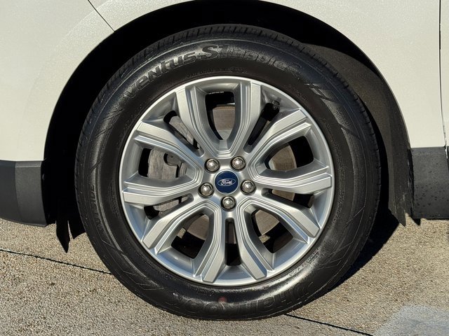 Used 2021 Ford Edge Titanium image 14