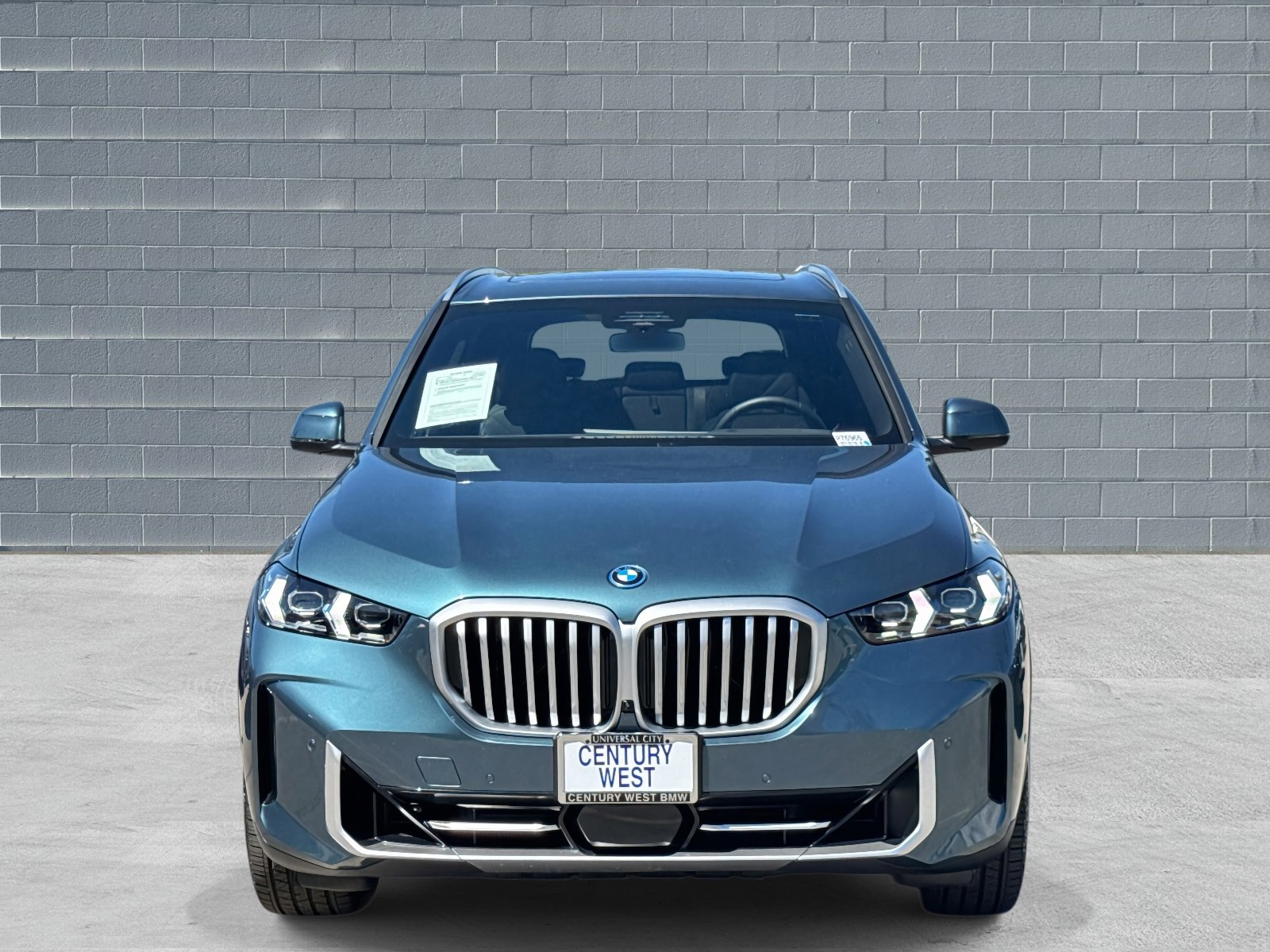 Used 2026 BMW X5 xDrive50e image 2