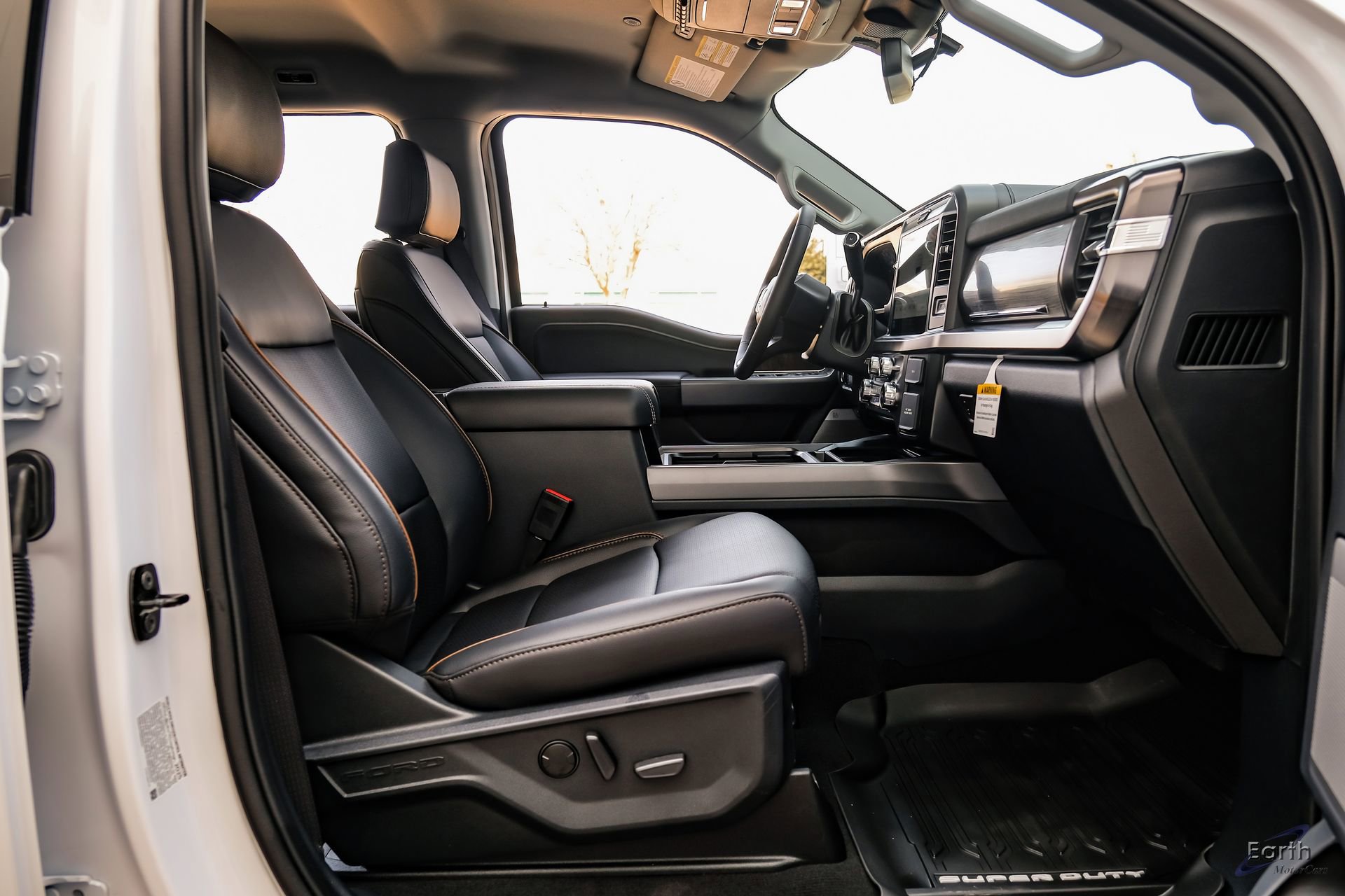 Used 2026 Ford F450 Lariat w/ FX4 Off-Road Package image 56