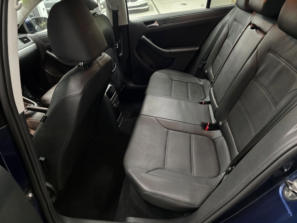Used 2012 Volkswagen Jetta SEL image 26