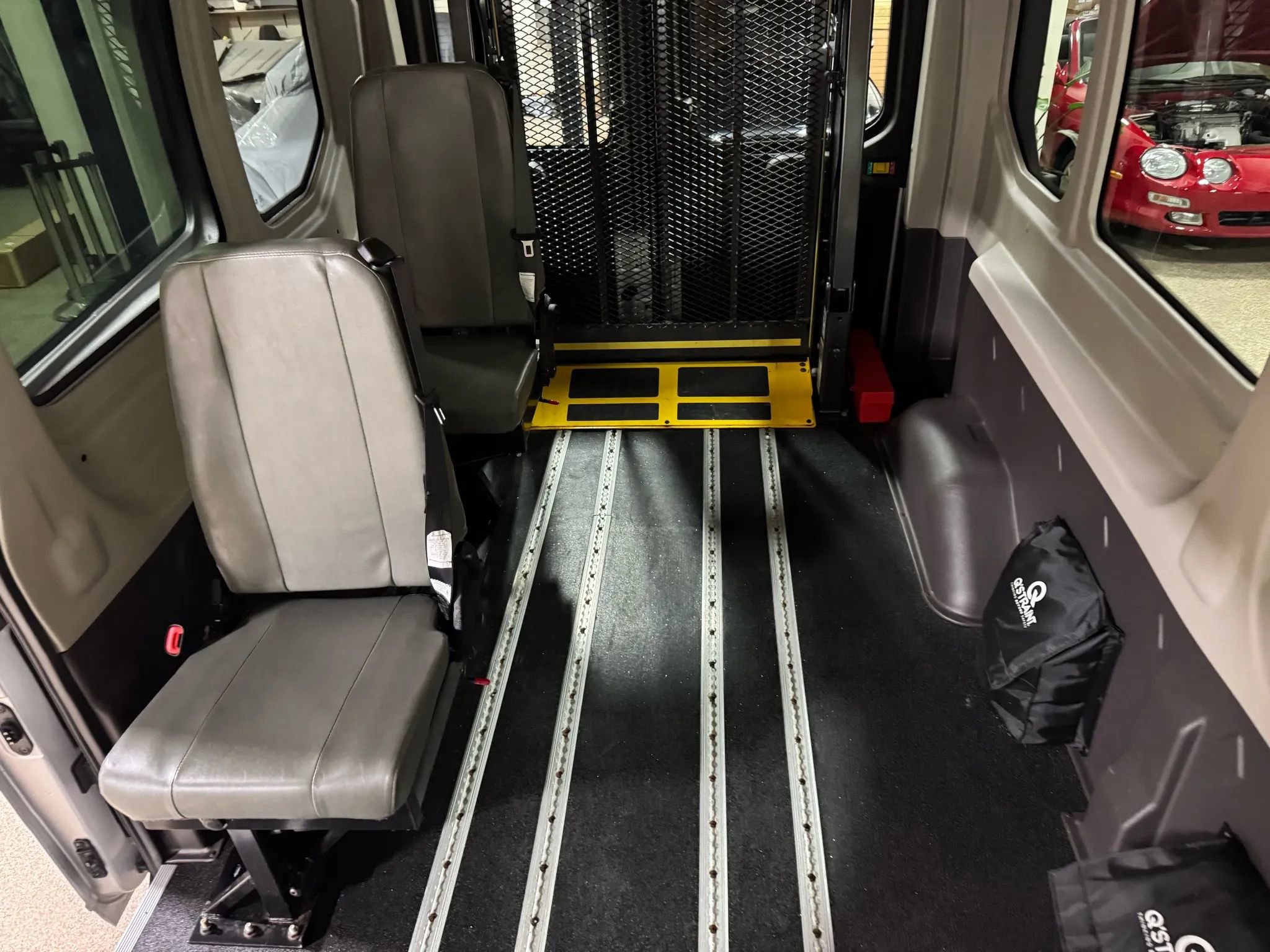 Used 2018 Ford Transit 250 148 Medium Roof image 35