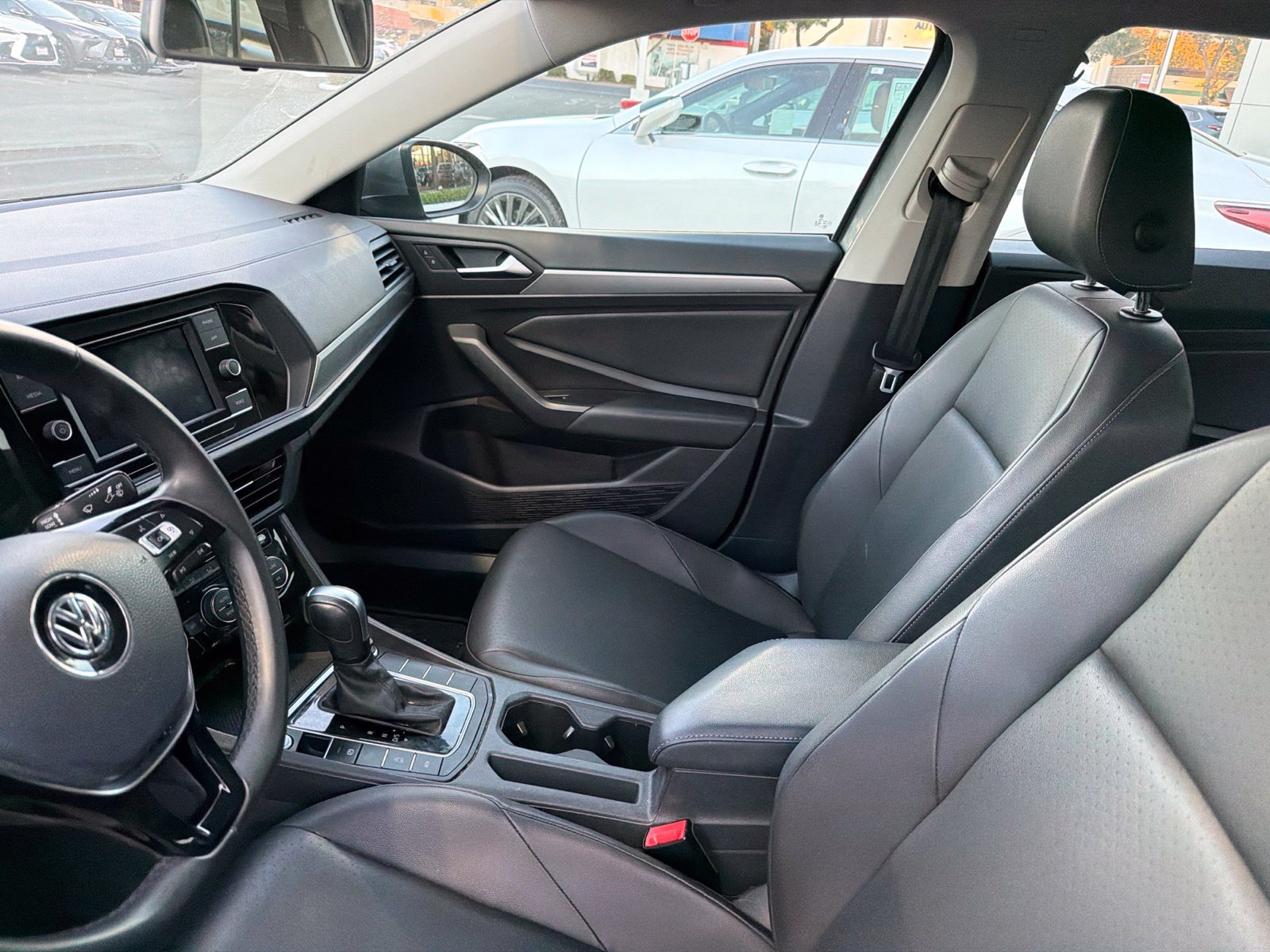 Used 2020 Volkswagen Jetta SE w/ SE Cold Weather Package FWD image 7