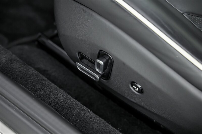 Used 2019 Ferrari Portofino RWD image 29