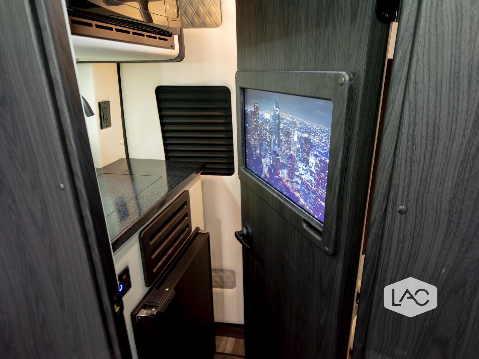 Used 2025 Mercedes-Benz Sprinter 3500 image 32