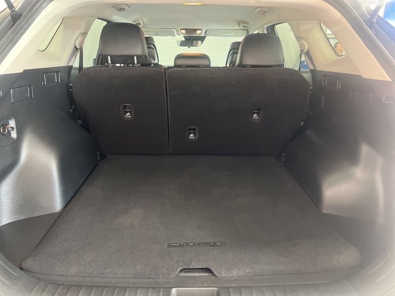 Used 2025 Kia Sportage EX FWD image 8