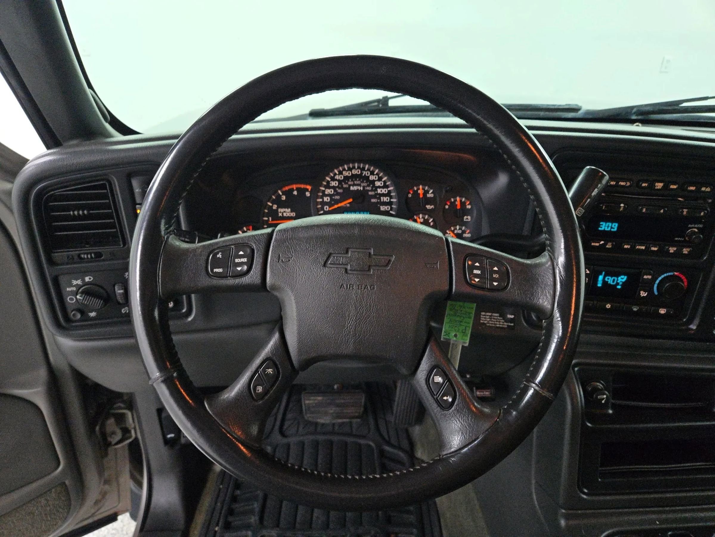 Used 2004 Chevrolet Silverado 2500 LT image 15