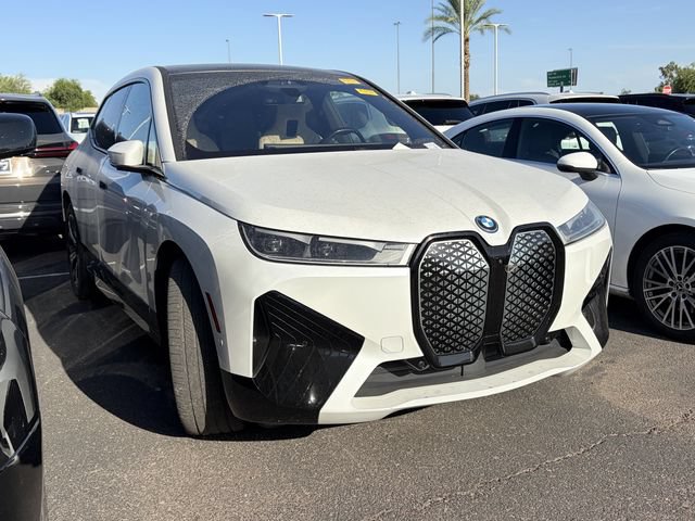 Used 2024 BMW iX xDrive50 w/ Sport Package AWD/4WD image 3